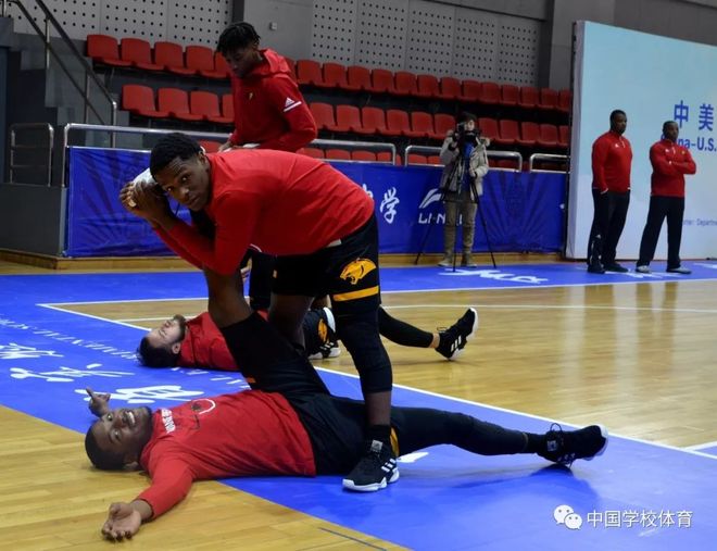 开云-爱游戏-体操赛场再起风云：海滨风暴队小胜泰山烈马队，脚步移动更到位冲刺阶段不容有失的简单介绍