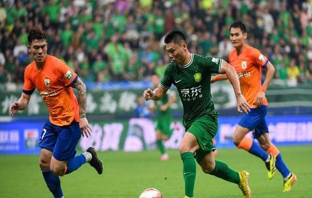 集结日体能课后,北京国安临场应变备战西甲,态度坚定,资深球员宣示担当的简单介绍 集结日体能课后,北京国安临场应变备战西甲,态度坚定,资深球员宣示担当的简单介绍