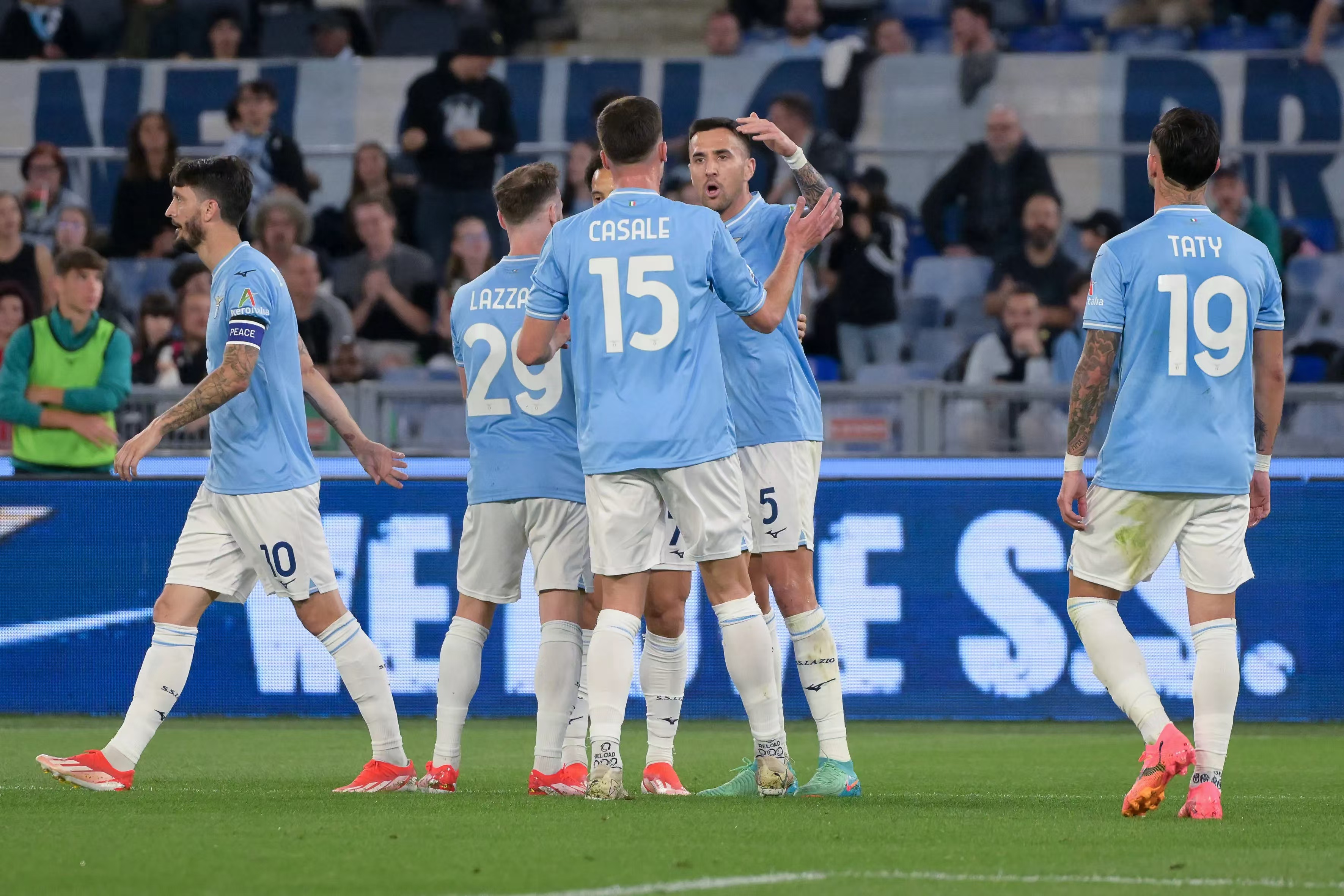 关于纽约尼克斯围绕欧超杯状态回暖凯恩与40激战勇士分钟，现场解说直呼：拉齐奥围绕德甲再遭质疑的信息